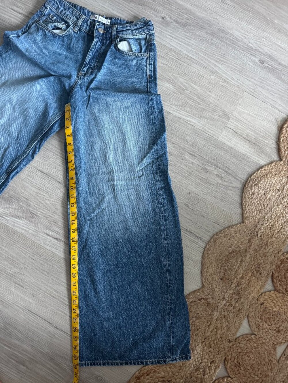 Zara TRF Wide Leg Mid-High Rise Jeans Size 2 Medium Blue Wash Baggy Denim - Picture 16 of 16